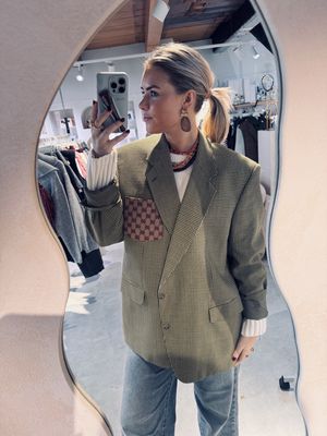 attire blazer groen met Gucci - attire