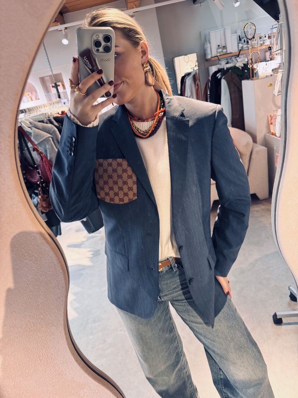 attire blazer blauw met Gucci - attire Amsterdam