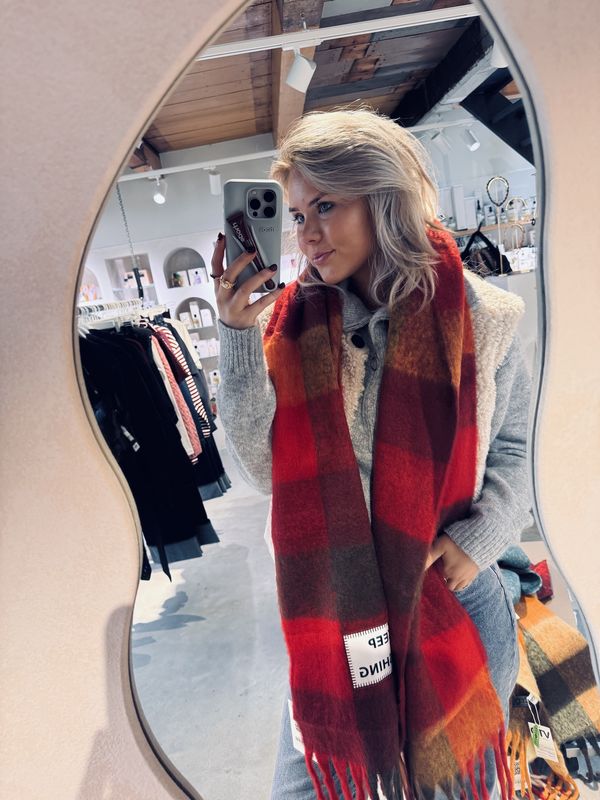 VTD scarf keep pushing - verb the brand