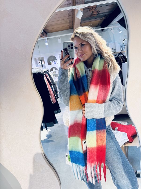 VTD scarf I&#39;m just a girl - verb the brand