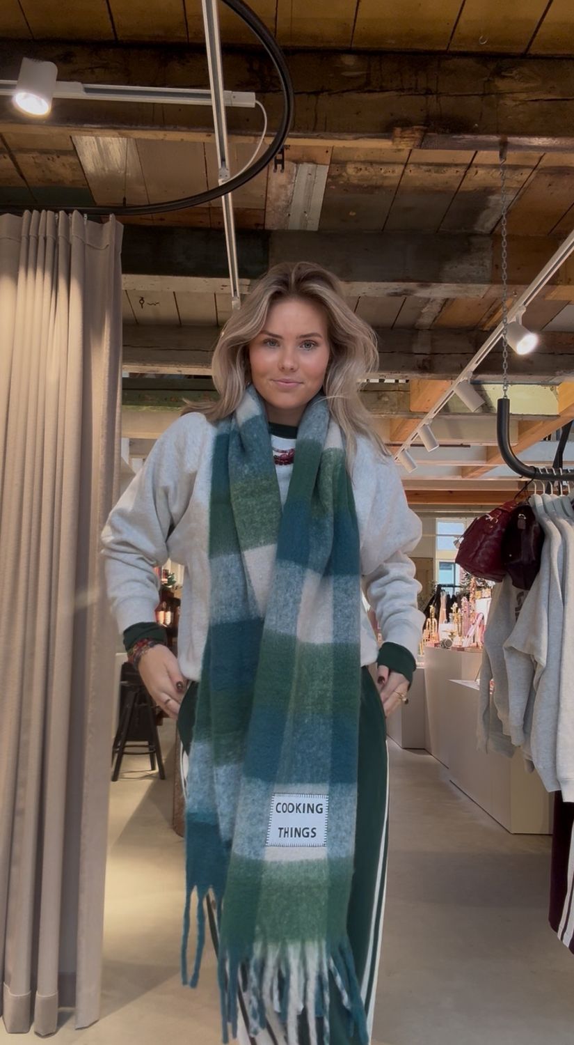 Scarf VTD cooking things - verb the brand