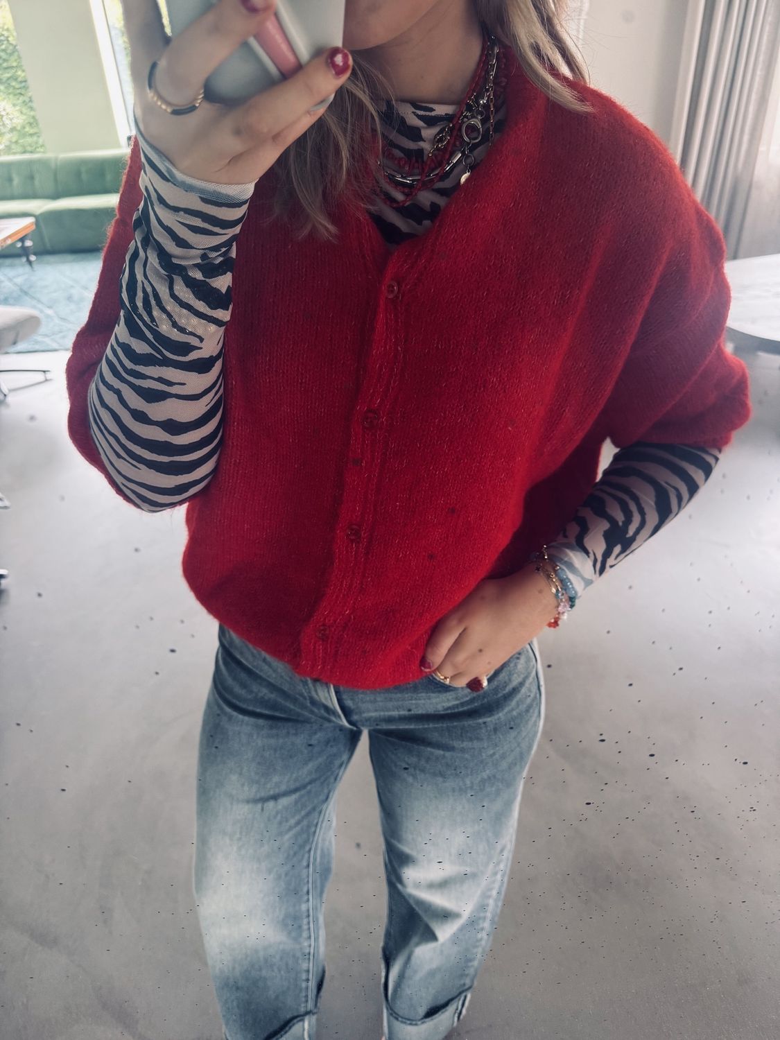 loose fit jeans with fold - catwalk junkie