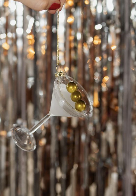 Dry martini ornament - yup in de boom