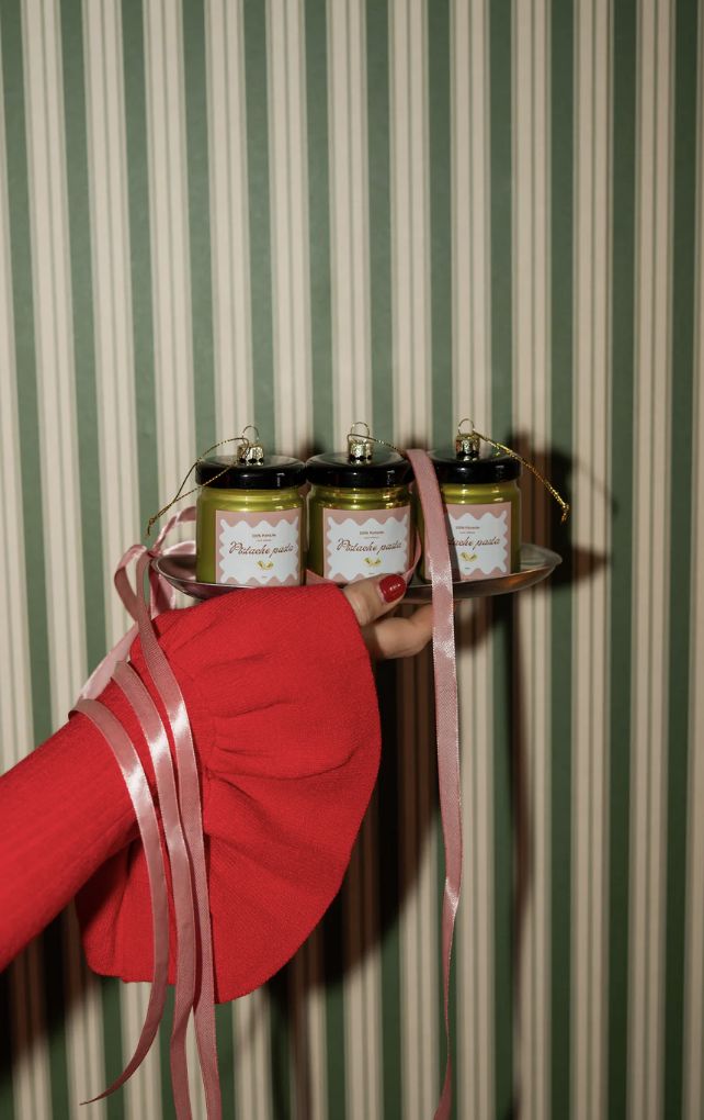 Pistache pasta ornament - yup in de boom