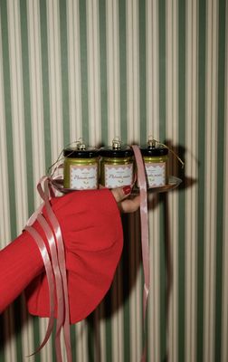 Pistache pasta ornament - yup in de boom