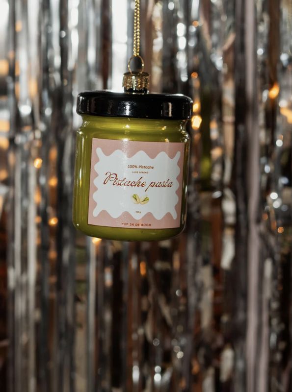 Pistache pasta ornament - yup in de boom
