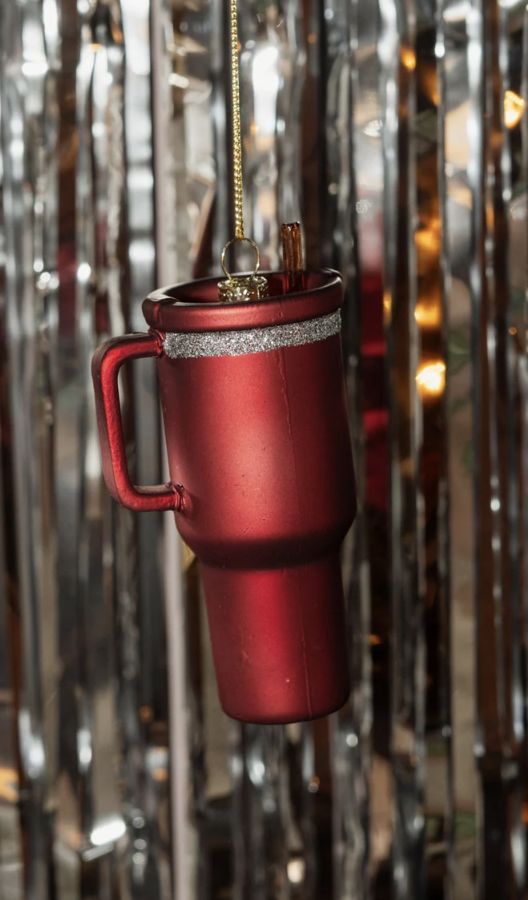 cup ornament - yup in de boom