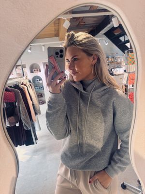 coco sweater - heyb club