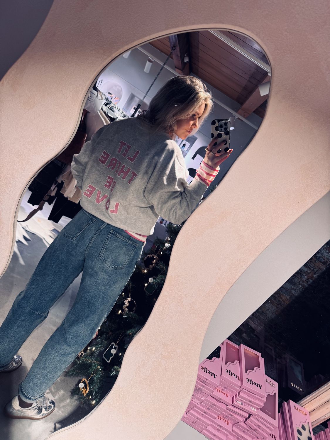 sweater  graphic (pink)  - catwalk junkie