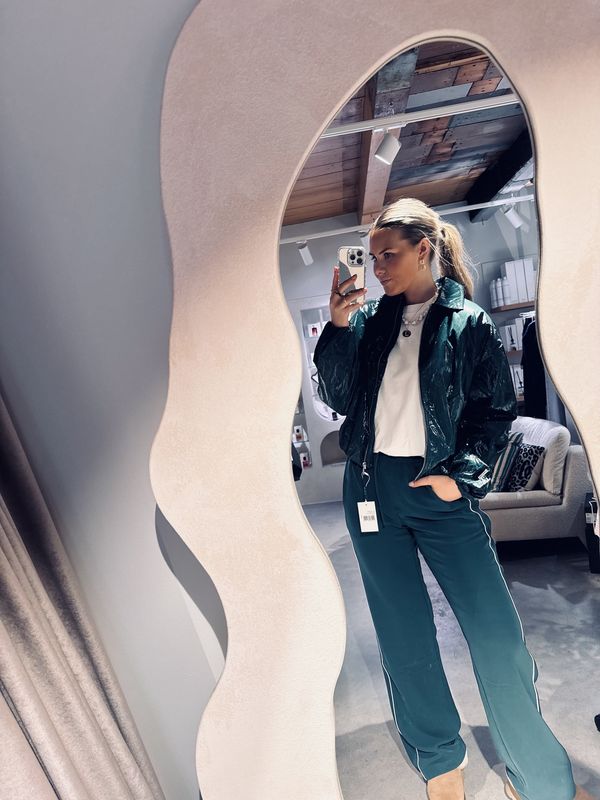 Tuck in jacket  - Sea moss  - Catwalk junkie