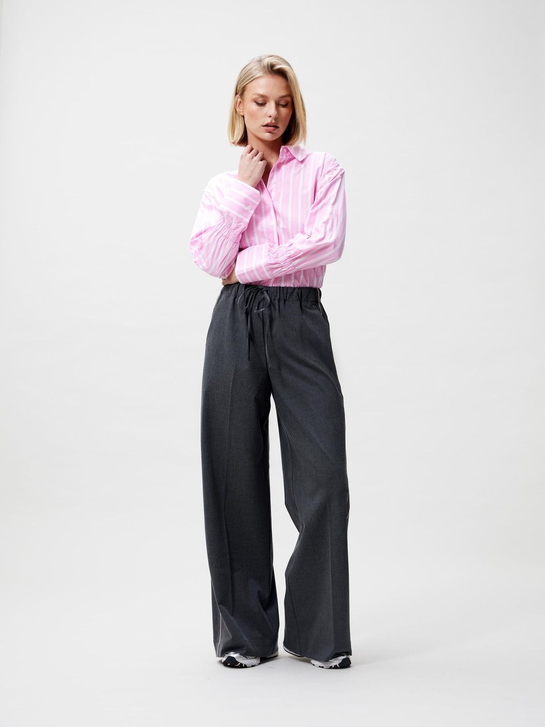Jogger trousers - with piping - catwalk junkie