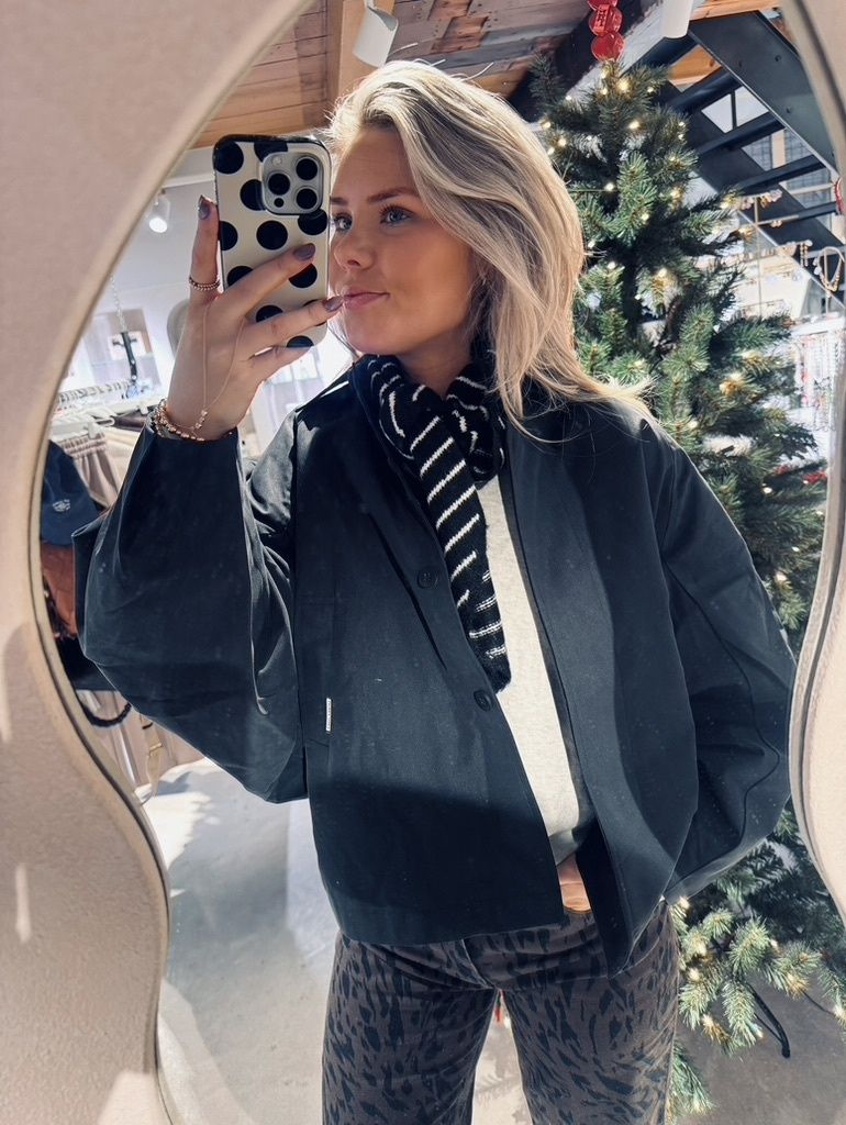 Cape jacket - black - catwalk junkie