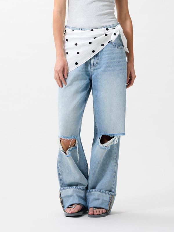 Dotted scarf -catwalk junkie