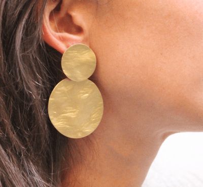 classic oorbellen dubbel rond hammerd L - Lott