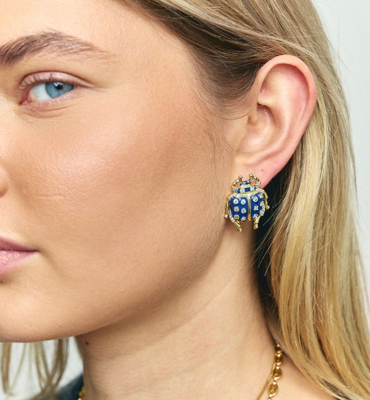 bugging you studs - Anna+Nina