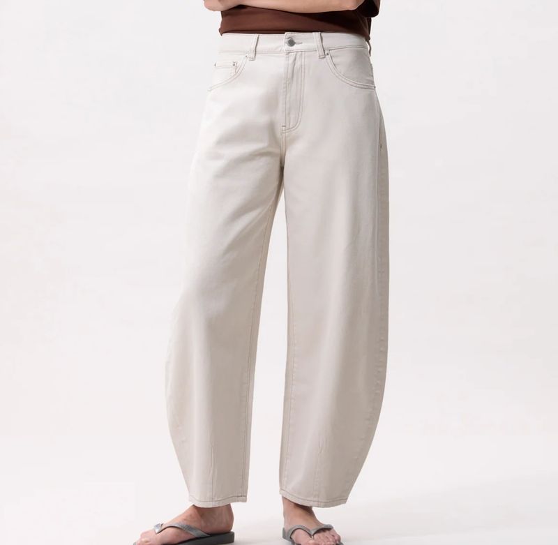Cropped barrel fit jeans - Cream  - Catwalk junkie