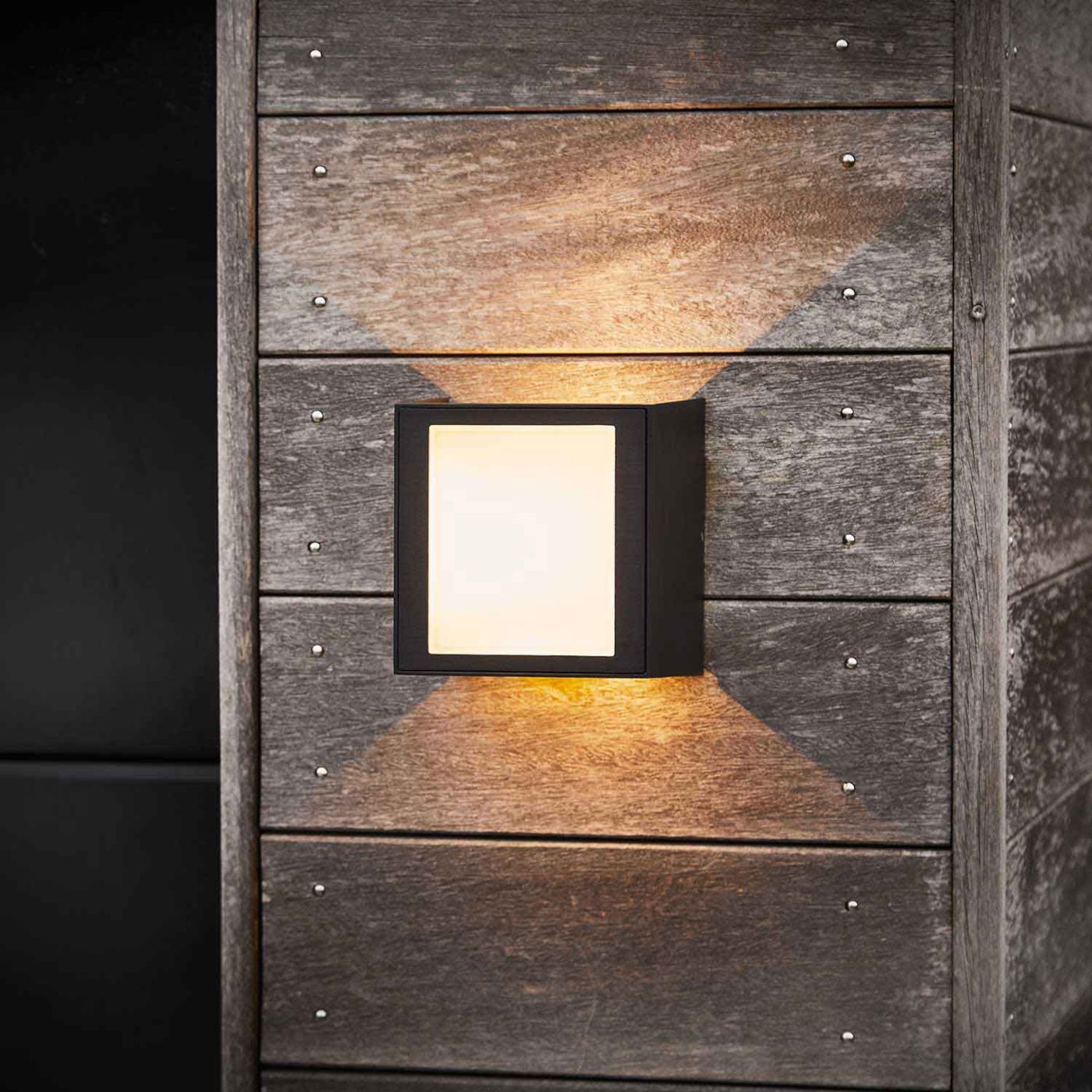 Una IP54 wandlamp  