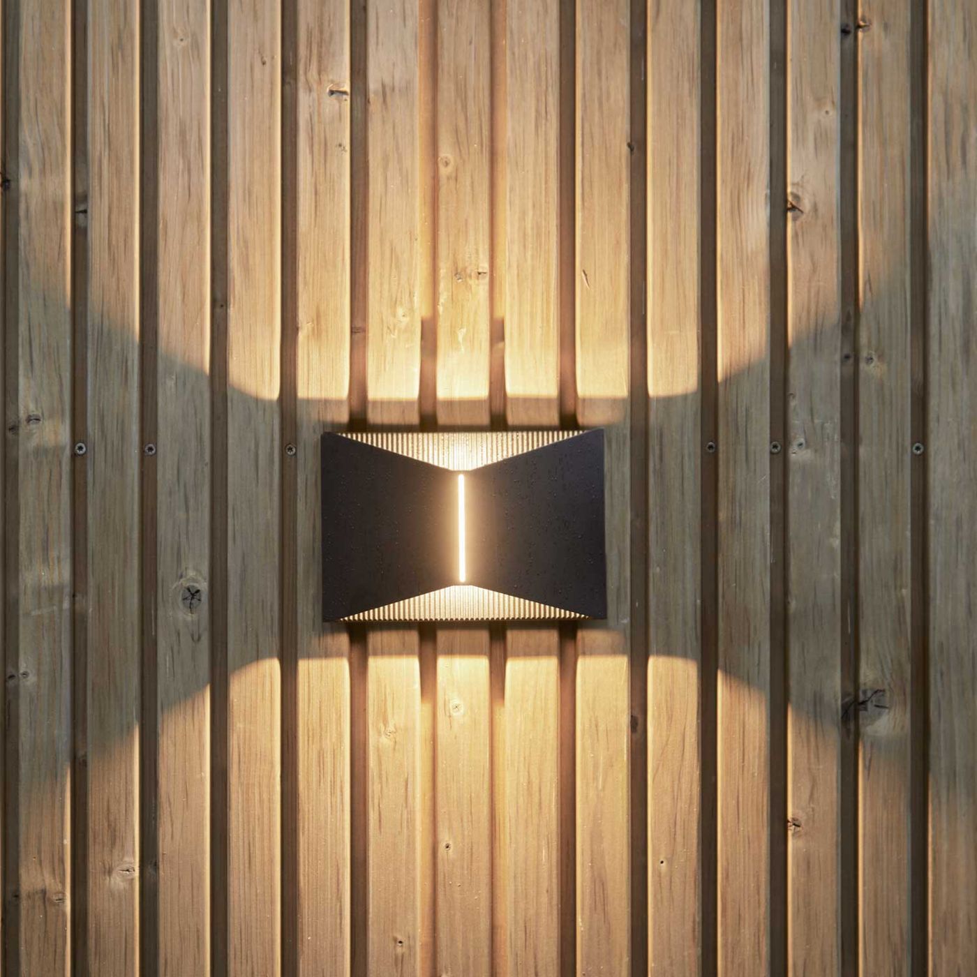 X-Wall Black wandlamp 