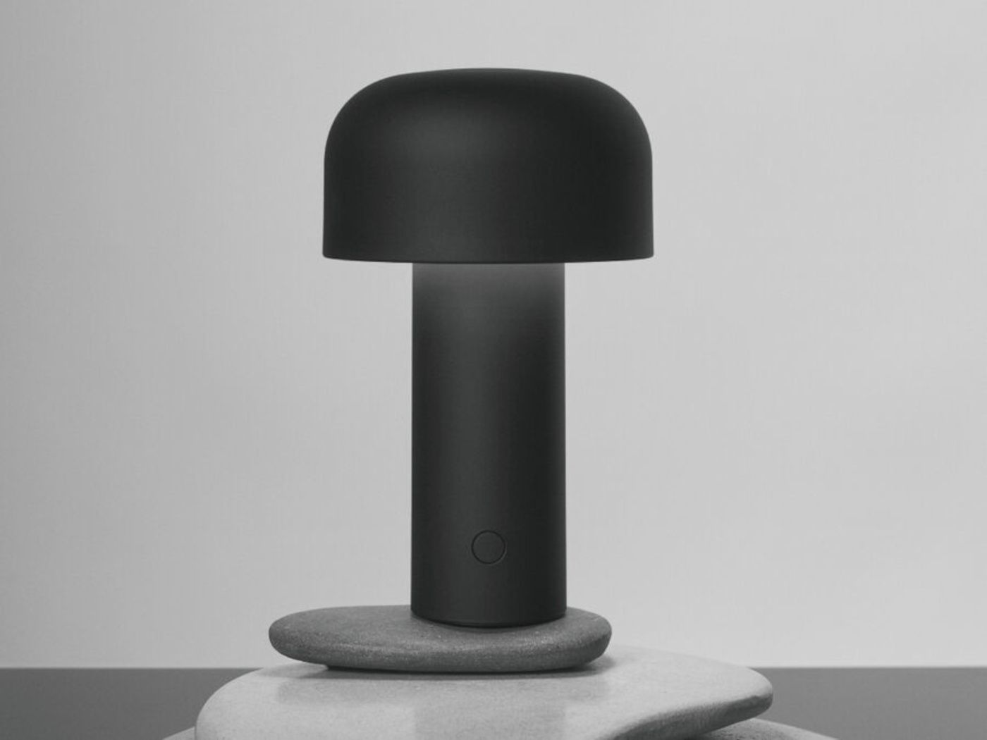Bellhop tafellamp. Mat Zwart