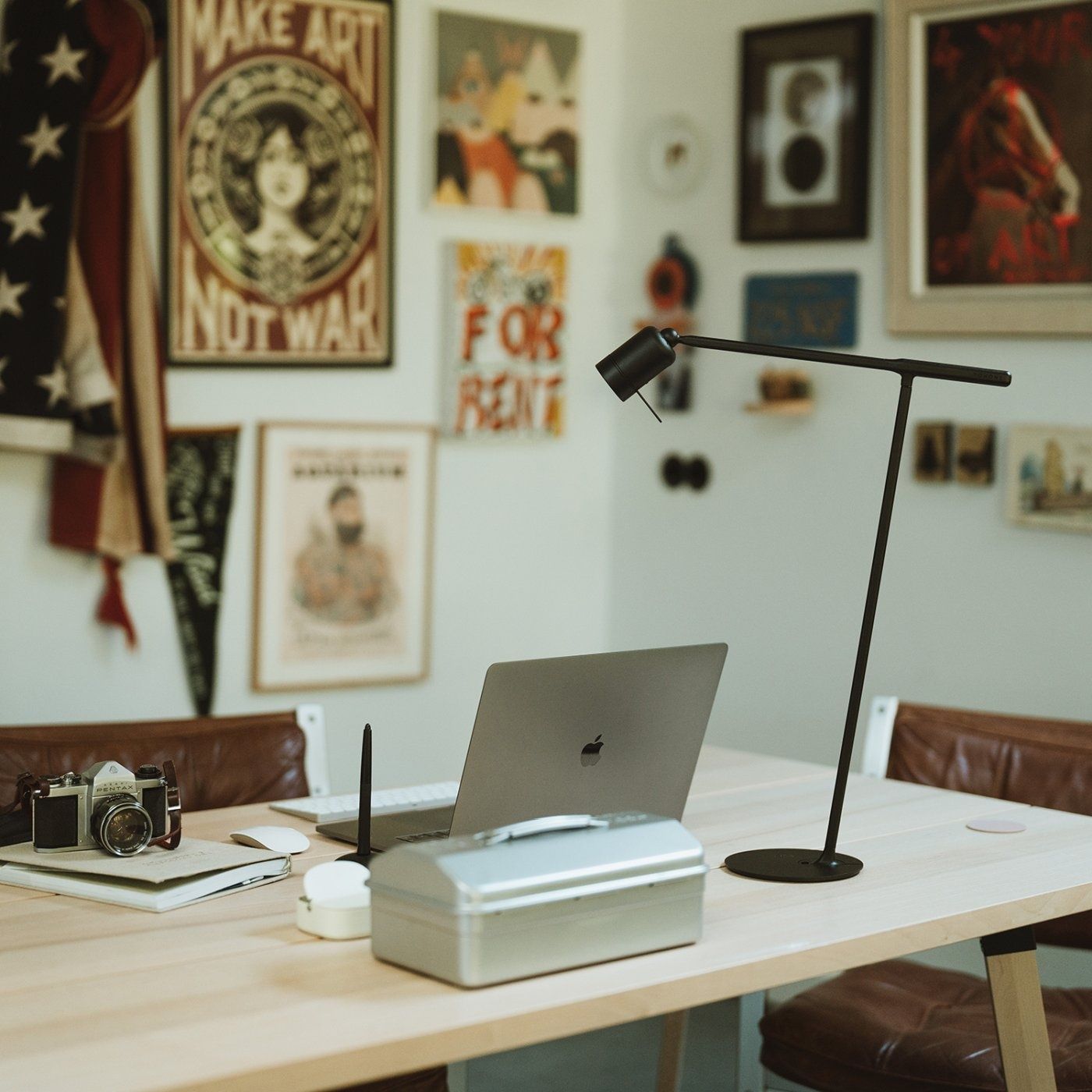  One + Desk  