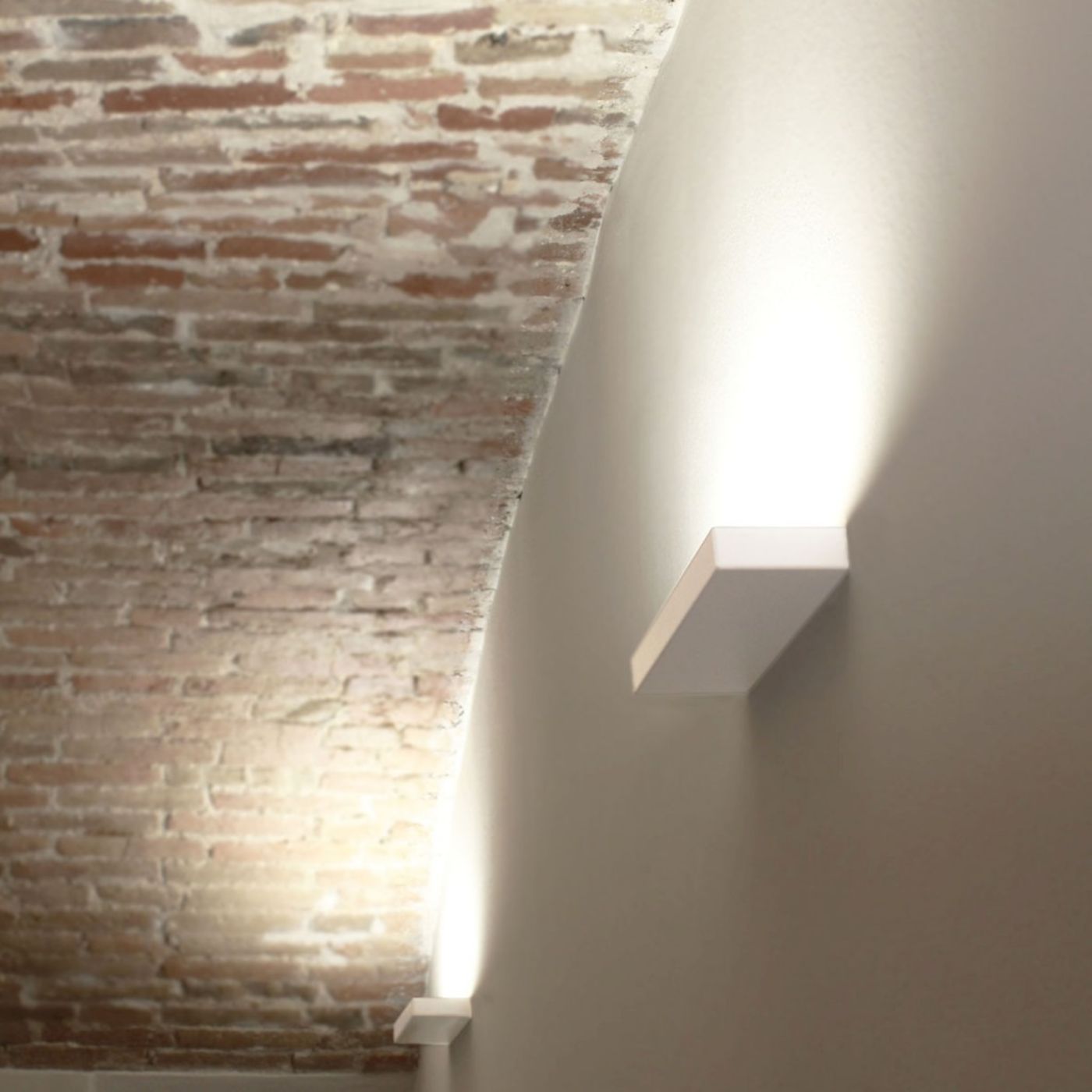 Ariell uplight L17