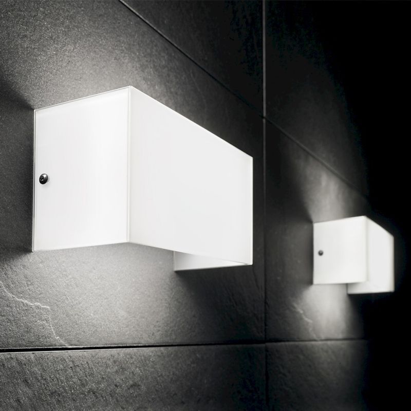  Compact omni-light L20