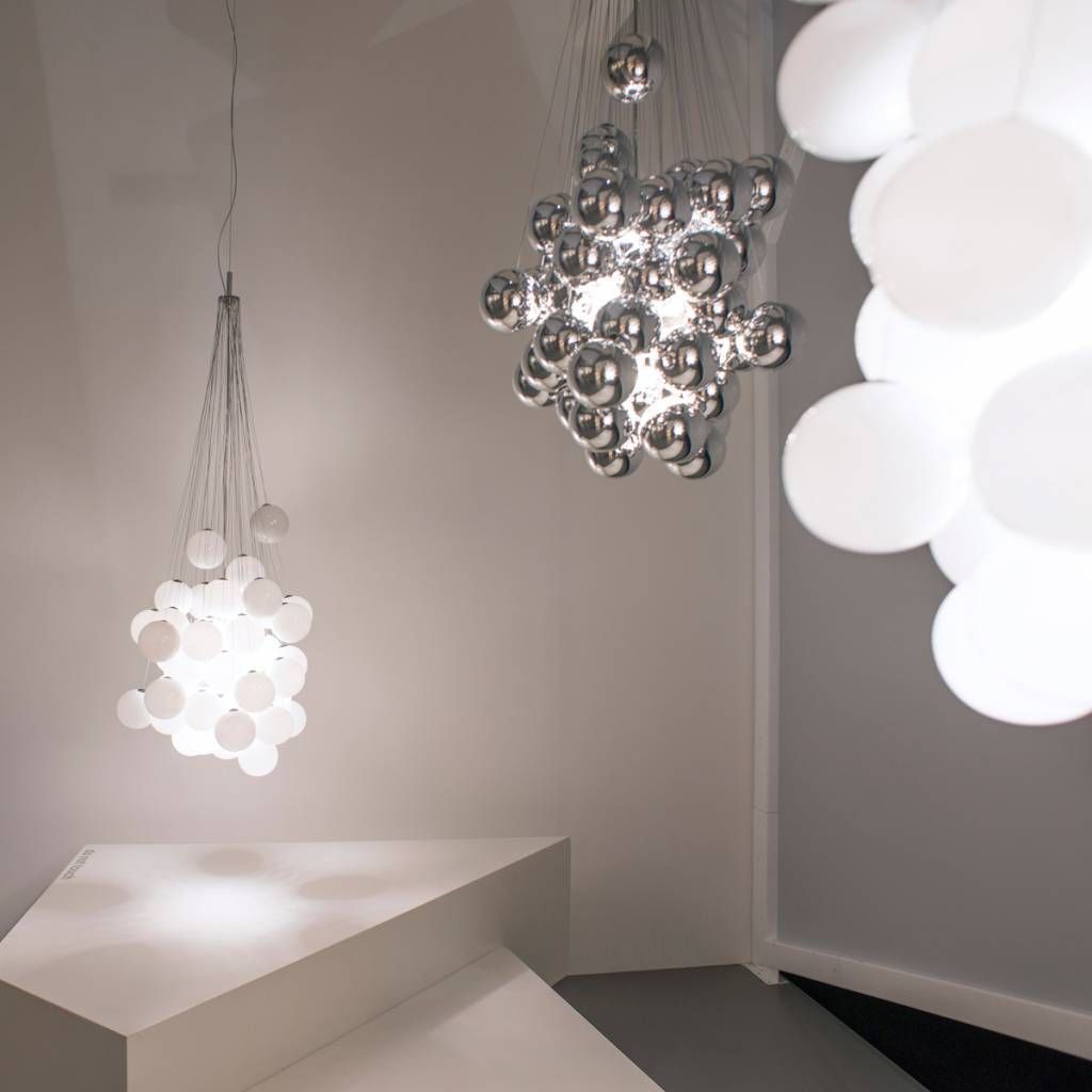 Stochastic hanglamp. 72 spheres