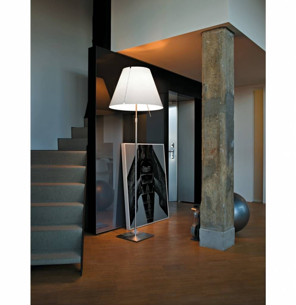 Costanza Grande vloerlamp on-off.