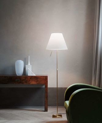 Costanza telescopisch vloerlamp  messing
