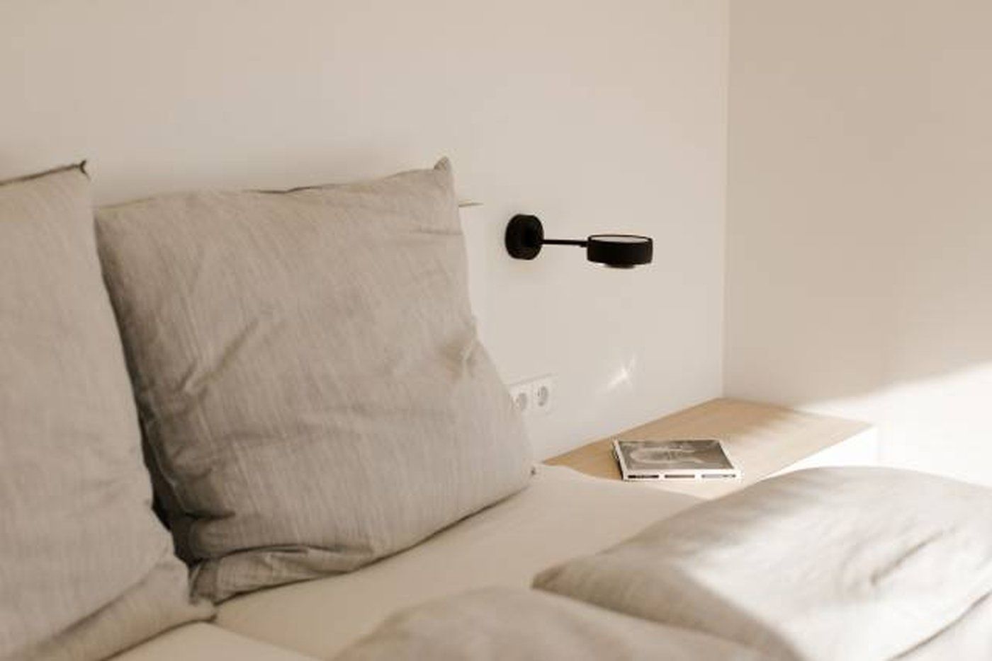 Sento letto. Hoogglans wit