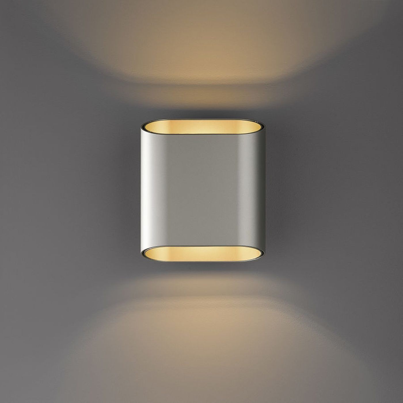 Trapz wandlamp
