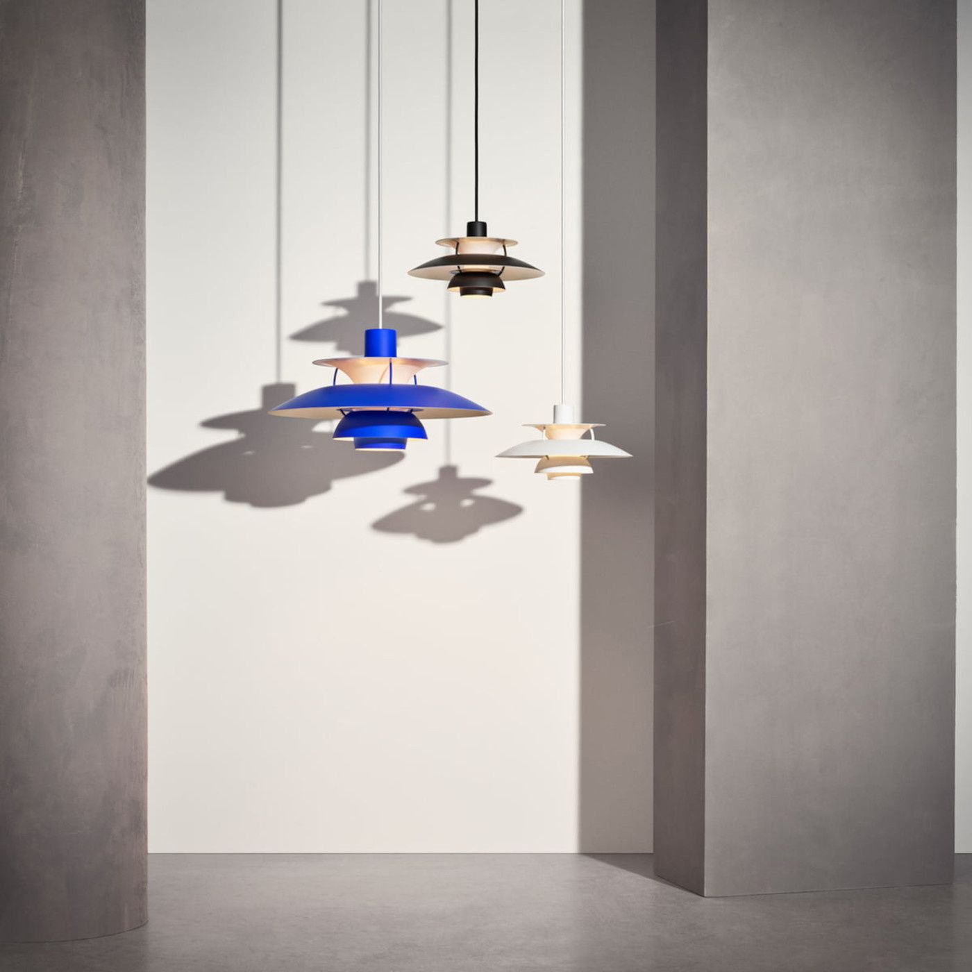 PH 5 hanglamp.  Monochrome Blue