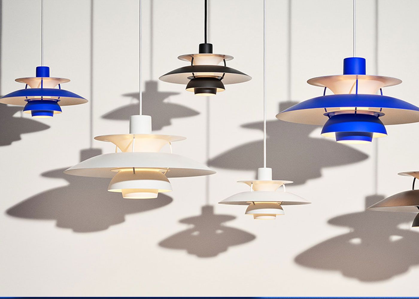 PH 5 hanglamp.  Monochrome Blue
