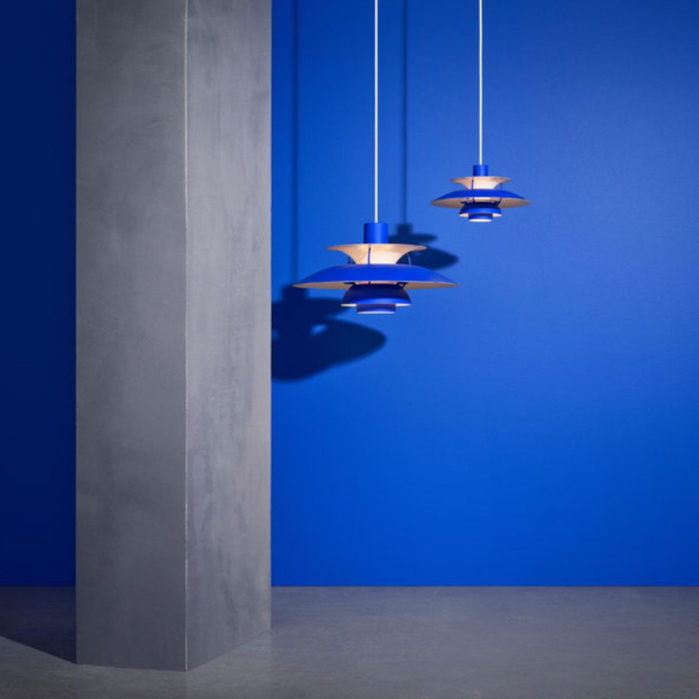 PH 5 hanglamp.  Monochrome Blue
