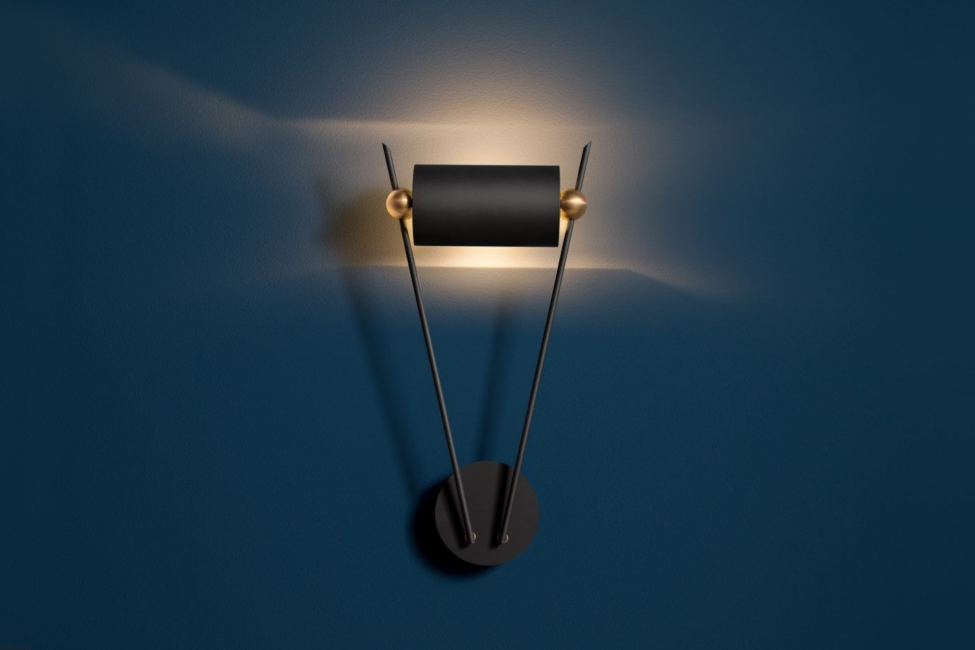 VI. W wandlamp