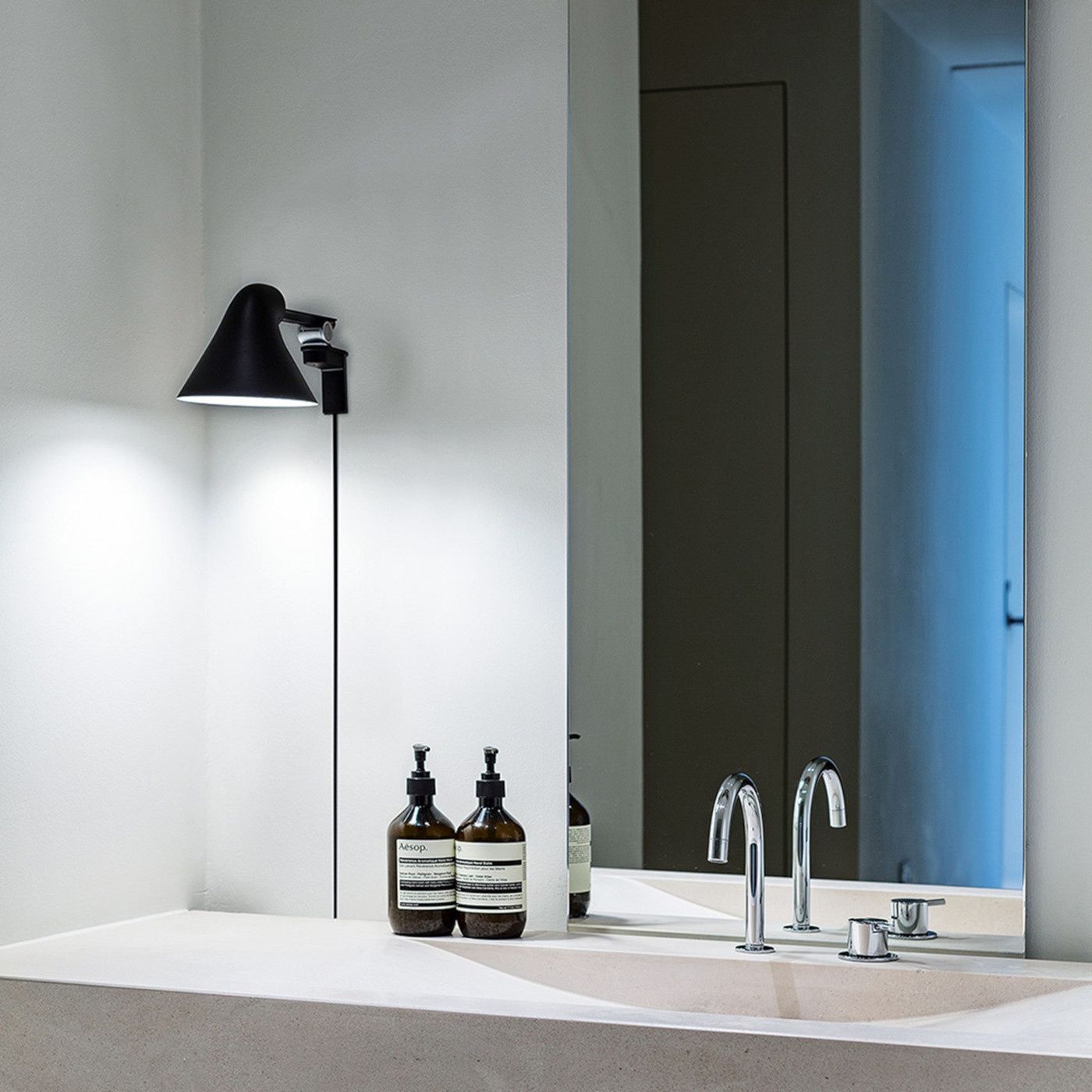 NJP wandlamp  lange arm