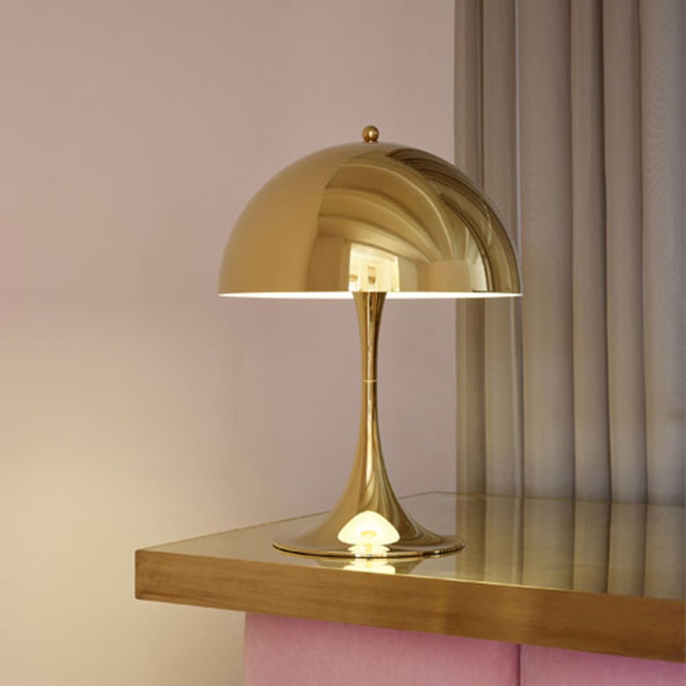 Panthella 250 tafellamp