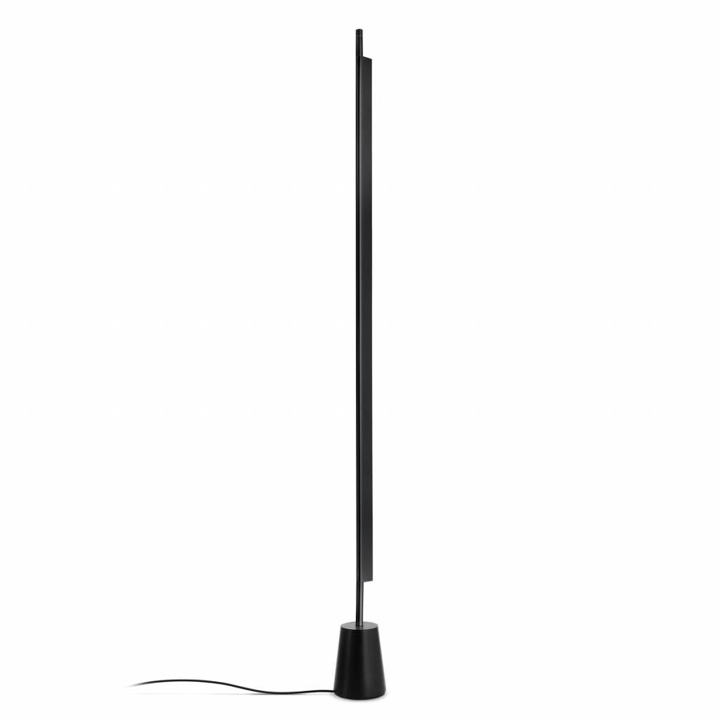 Compendium vloerlamp. 2700 kelvin.