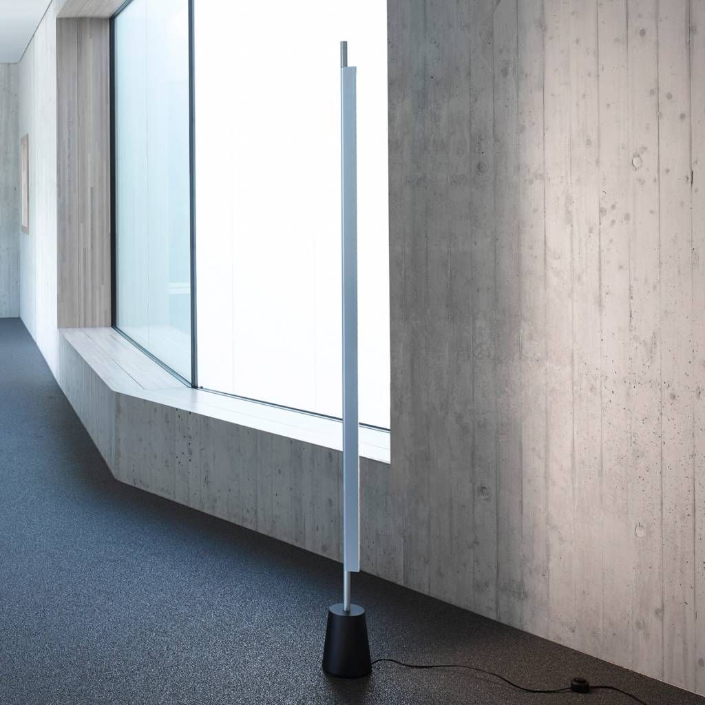 Compendium vloerlamp. 2700 kelvin.