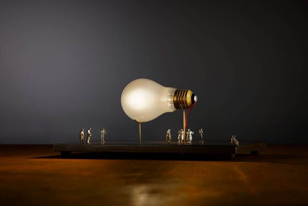 I Ricchi Poveri Monument For A Bulb