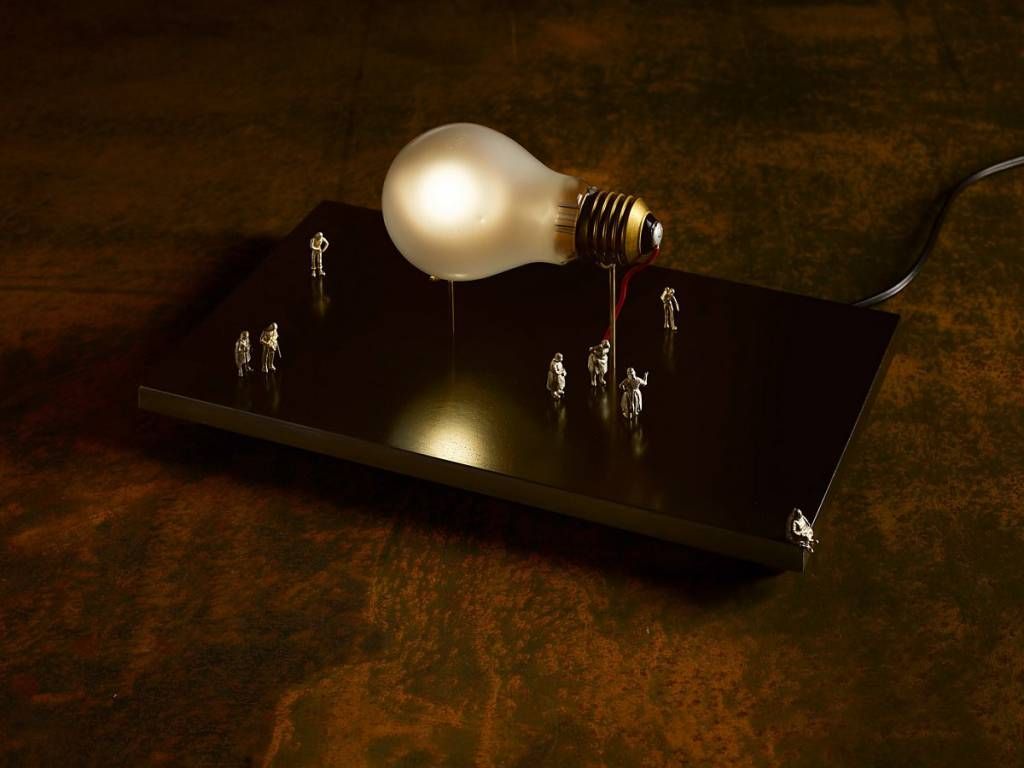 I Ricchi Poveri Monument For A Bulb
