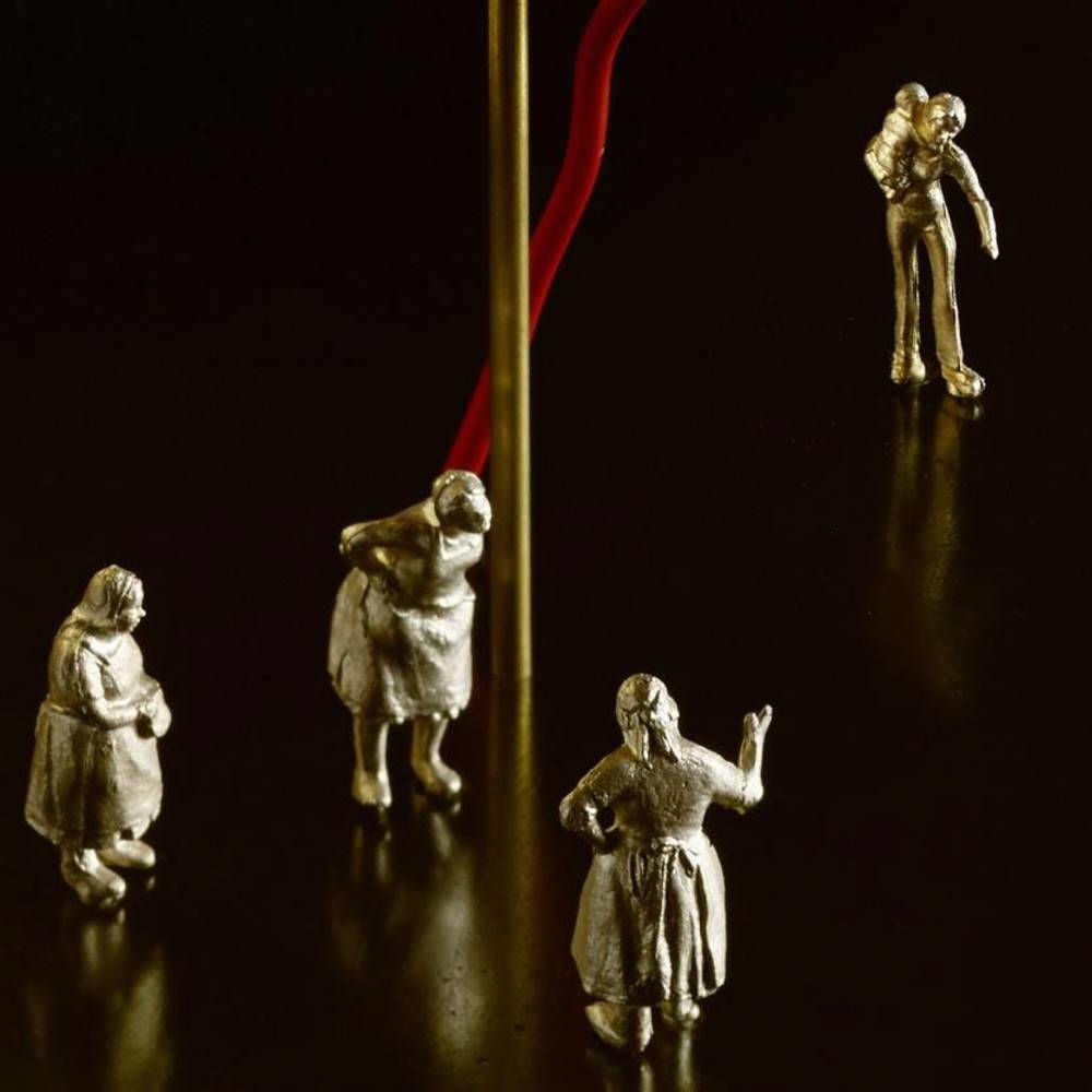 I Ricchi Poveri Monument For A Bulb