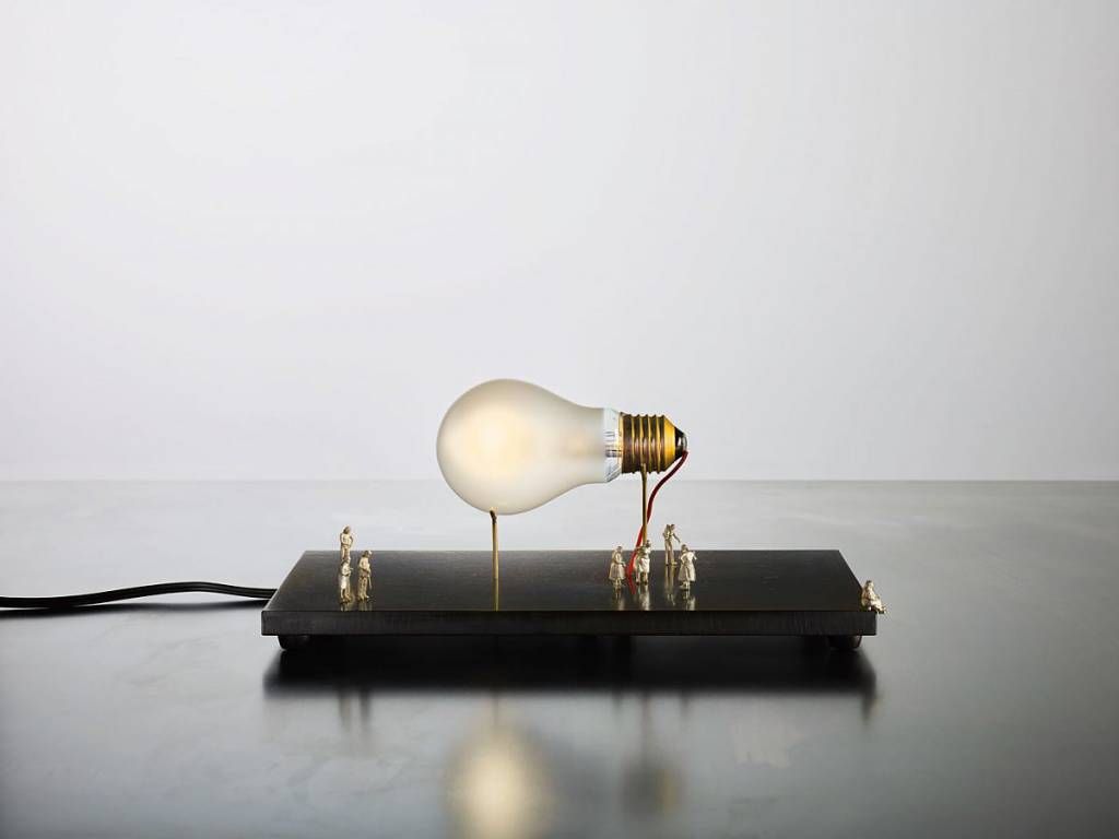 I Ricchi Poveri Monument For A Bulb