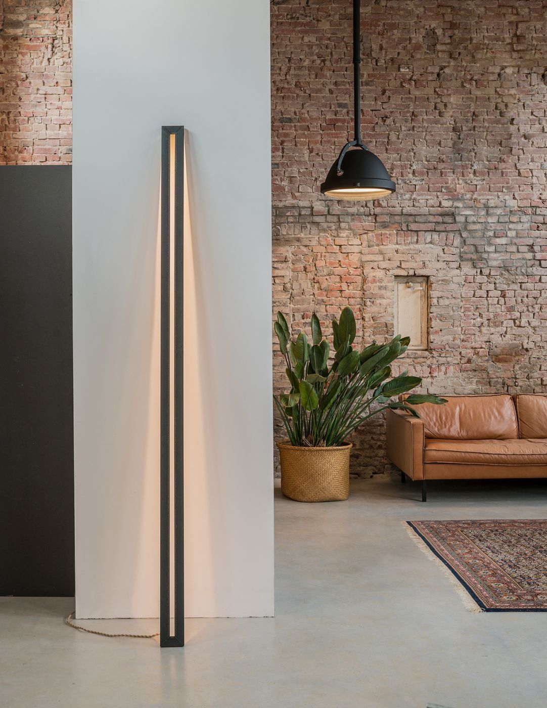 Framed Leaning vloerlamp
