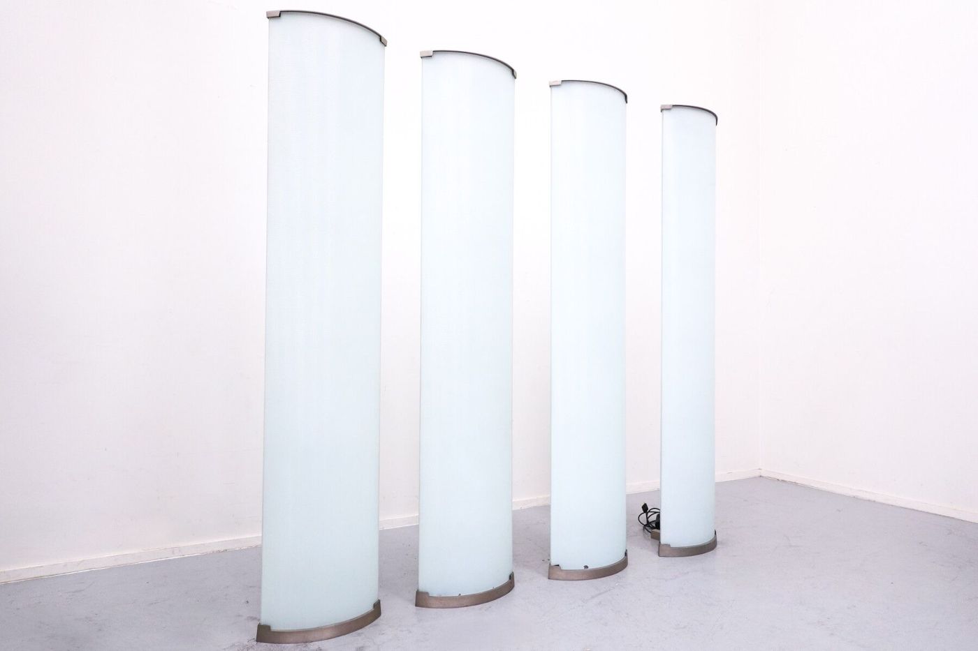 Pirellone vloerlamp
