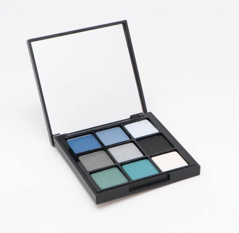 Code: MKPL03  9 Shade Eyeshadow Palette – Winter Queen