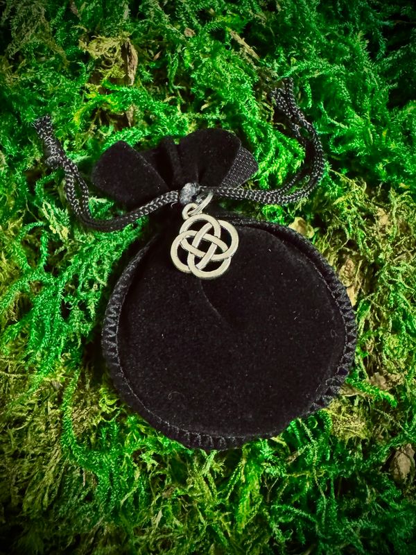 Protection Mojo Bag - (Handmade, Witchcraft, Gris Gris, Wicca, Old World)