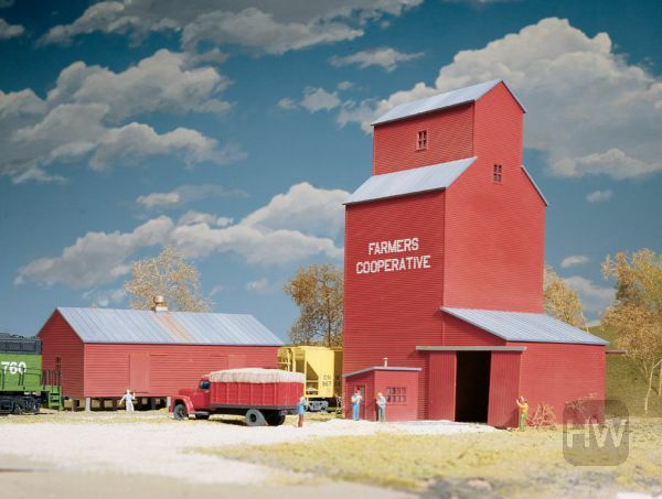 WAL9333036, Walthers - Farmers Co-Op Rural Grain Elevator