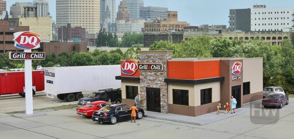 WAL9333485, Walthers - DQ Grill &amp; Chill