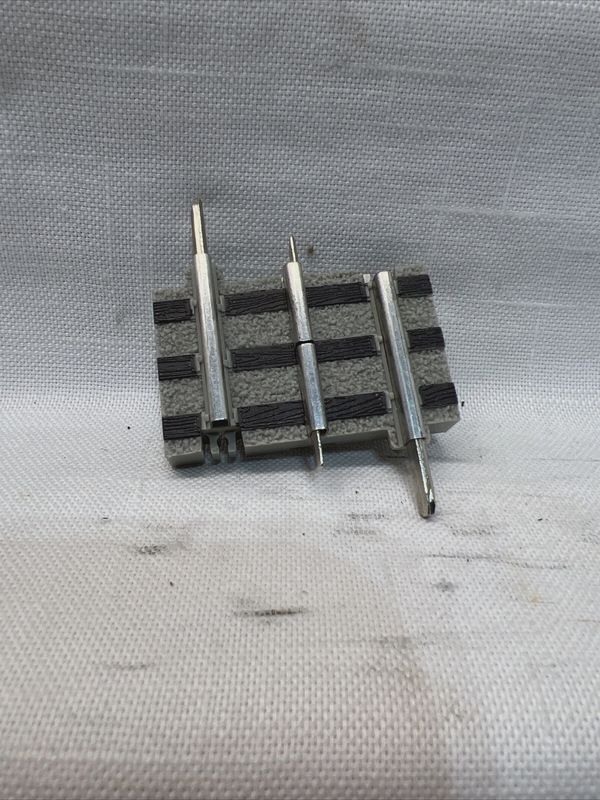 Lionel O Lionel Fastrack 1 3/8 Inch Aux T2 Straight Isolator Track for Switches